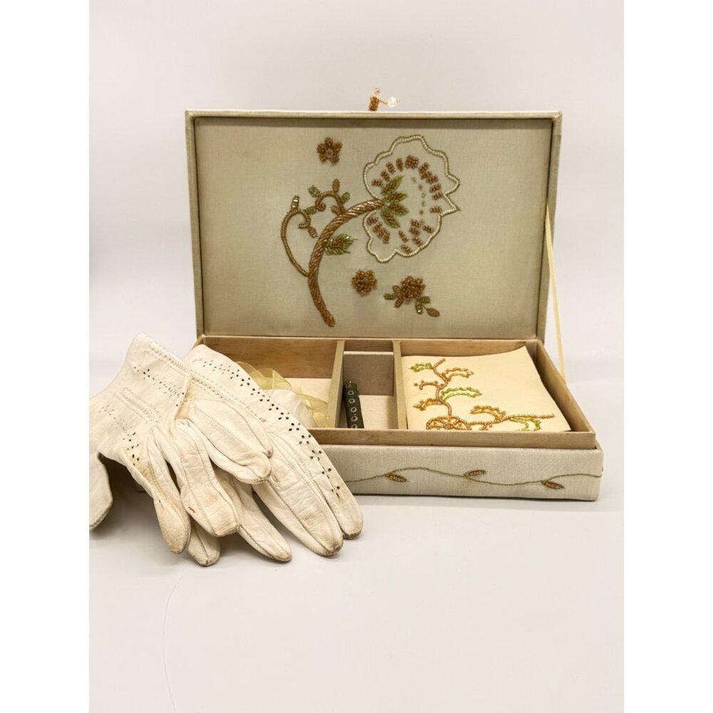 Vtg. Embroidered and Beaded Stationery Box w/Pen, White Leather Driving Gloves - Picture 2 of 10